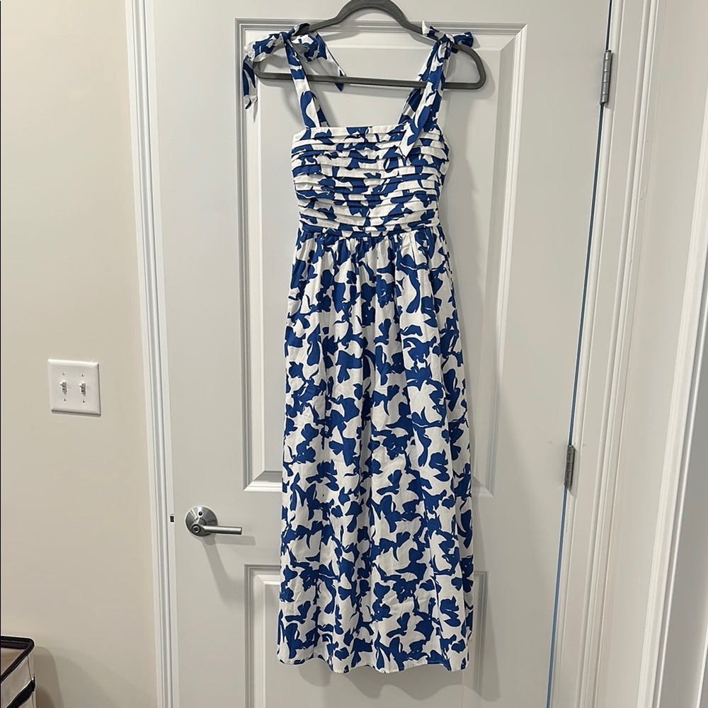 Abercrombie & Fitch Blue and White Patterned Dress size XXSP brand new